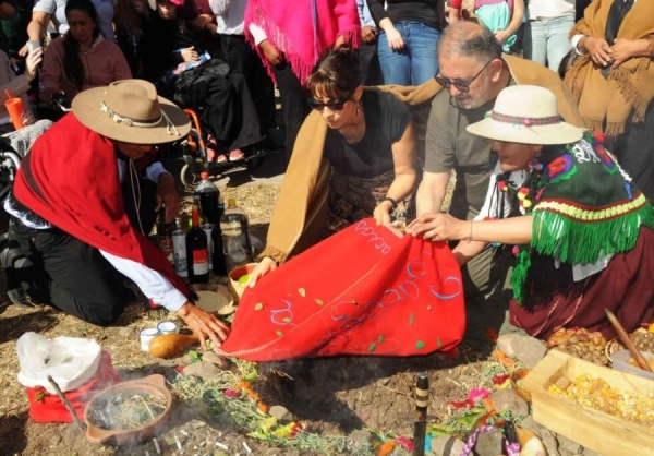San Salvador de Jujuy honr&oacute; a la Pachamama con una multitudinaria ceremonia