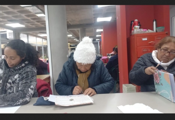 Municipalidad acompa&ntilde;a a adultos que buscan completar sus estudios primarios