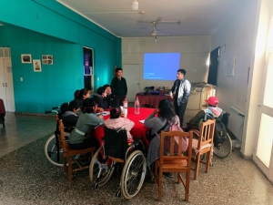 El taller municipal “ABC Emprendedor” sumó a niños de APPACE y sus familias