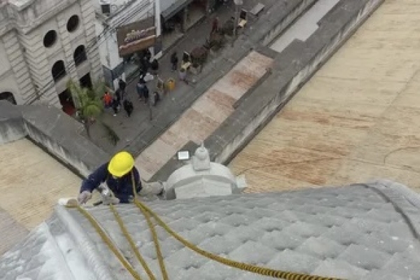 Obras en la San Francisco: por estructura, desag&uuml;e e iluminaci&oacute;n de c&uacute;pula