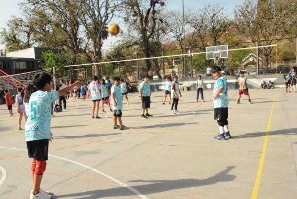 Mini V&oacute;ley.M&aacute;s de 160 ni&ntilde;os y ni&ntilde;as participaron de encuentro