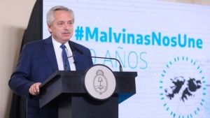 "A las Malvinas no las vamos a cambiar por vacunas ni por deuda"