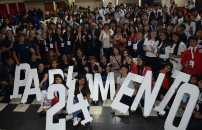 Parlamento Juvenil: "Un espacio para construir ideas"