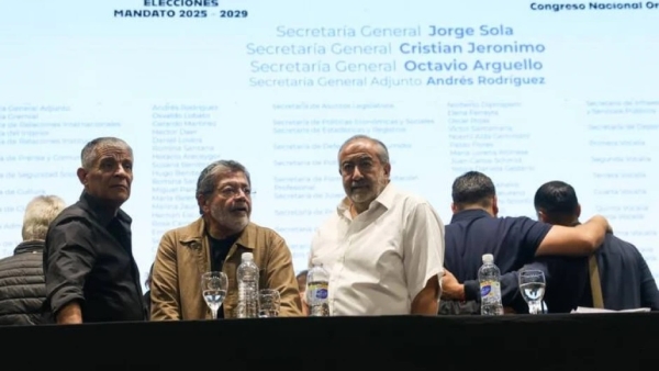 Moyano sostiene a su triunviro en la nueva conducci&oacute;n de la CGT y la UTA se baj&oacute;