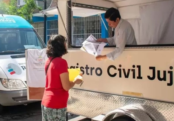 DNI "libreta celeste".Obligatoriedad de renovarlos