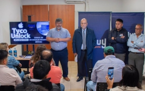 Entregaron certificados a j&oacute;venes t&eacute;cnicos en reparaci&oacute;n de celulares