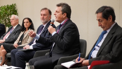 Massa conf&iacute;a que se aprobar&aacute; la tercera revisi&oacute;n del programa con el FMI
