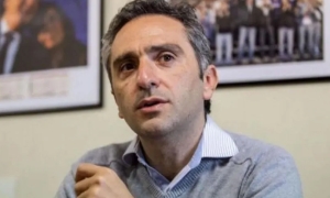 El Cuervo Larroque redobla la presi&oacute;n contra Guzm&aacute;n: "no lo vot&oacute; nadie"