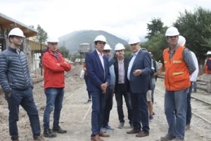 El Gobernador y el Ministro de Hacienda recorrieron la estaci&oacute;n de tren en Volc&aacute;n y el hospital Zabala