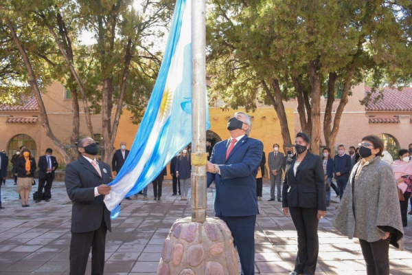 "La educaci&oacute;n p&uacute;blica garantiza la igualdad"