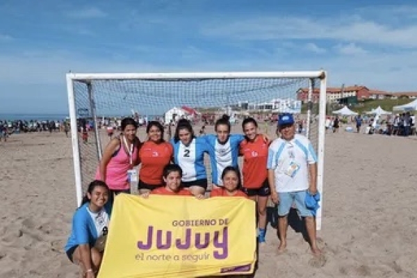 Lucha: La juje&ntilde;a Vel&aacute;zquez va por el podio