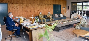 Autoridades de Ej&eacute;rcito se reunieron con el gobernador Morales