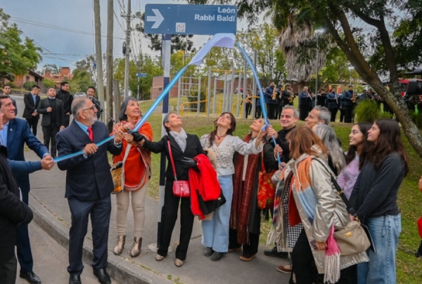 Impusieron el nombre de “León Rabbi Baldi” a calle de Los Perales