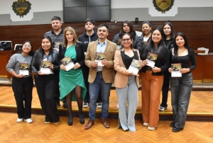 Visita acad&eacute;mica.Estudiantes de la Tecnicatura en Gesti&oacute;n Ambiental en la legislatura