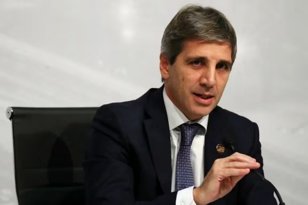 Privatizaciones, tarifas e inflaci&oacute;n: qu&eacute; dijo Caputo sobre las medidas de ajuste anunciadas