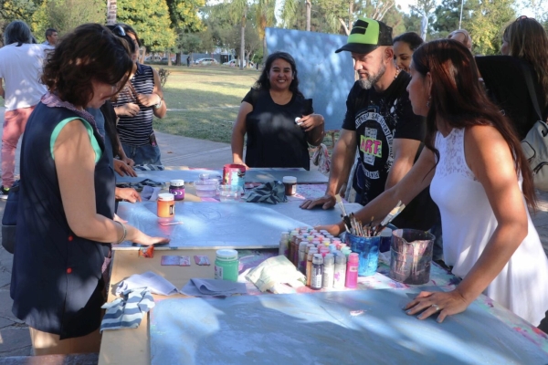 Divertida pintada en conmemoraci&oacute;n del D&iacute;a de la Mujer