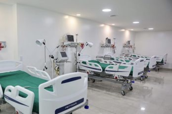 El Gobernador encabez&oacute; la inauguraci&oacute;n de la hist&oacute;rica ampliaci&oacute;n del hospital de Perico