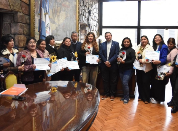 Legislatura acompa&ntilde;&oacute; la formaci&oacute;n de dirigentes vecinales de Alto Comedero