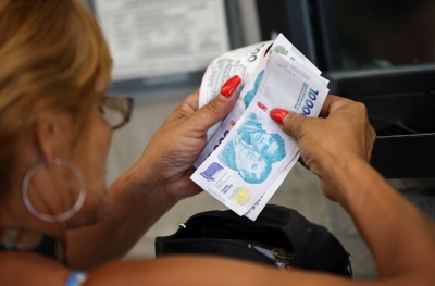 Los salarios registrados volvieron a quedar por debajo de la inflaci&oacute;n en marzo