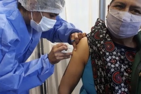 Testeo y vacunaci&oacute;n con horarios especiales en el fin de semana de Carnaval