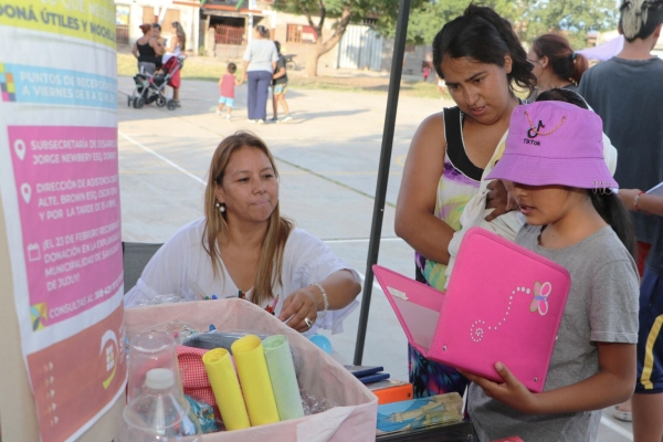 Se entregaron los elementos escolares recolectados en la campa&ntilde;a mochila solidaria &ldquo;Somos &Uacute;tiles&rdquo;