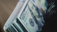 El d&oacute;lar retom&oacute; la baja, perfor&oacute; los $1.400 y se acopl&oacute; a la tendencia de las monedas regionales