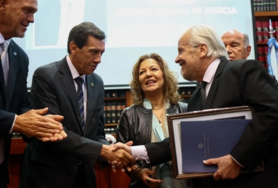 Apertura del mural fotogr&aacute;fico de presidentes del m&aacute;ximo cuerpo de justicia provincial