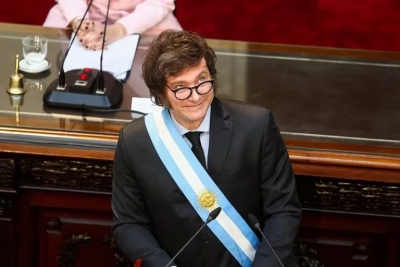 Javier Milei habl&oacute; del esc&aacute;ndalo de los seguros: &ldquo;El Estado es una organizaci&oacute;n criminal dise&ntilde;ada para que en cada tr&aacute;mite haya una coima&rdquo;