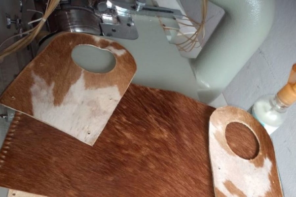 Donaron cueros a agricultores familiares