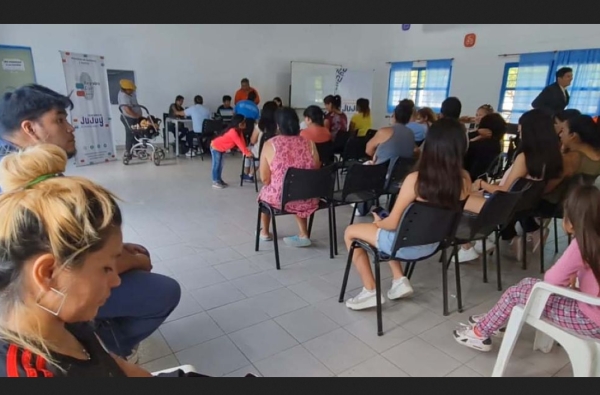 Miembros de comunidades guaran&iacute;es recibieron documentaci&oacute;n