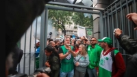 Los despedidos ingresaron a los ministerios y buscan negociar reincoroporaciones
