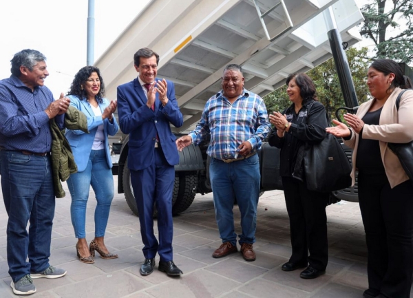 Cami&oacute;n para productores de Valle Grande