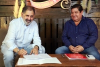 Intendente firmo acuerdo de cooperaci&oacute;n con Famaill&aacute;