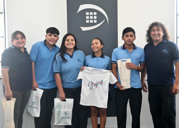 Alumnos del Olga Aredez en una final nacional de Cadena 3