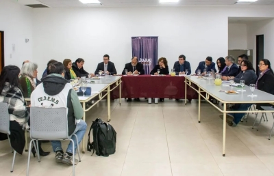 Por mejoras. El Gobierno recibi&oacute; a gremios docentes