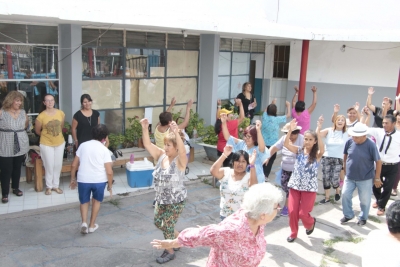 INICIARON LOS TALLERES DE BAILE PARA TODA LA FAMILIA
