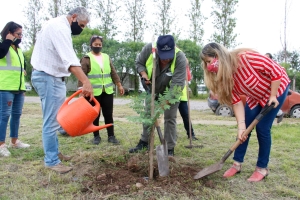 Se arboriz&oacute; la plaza &ldquo;Carlos Muro&rdquo;