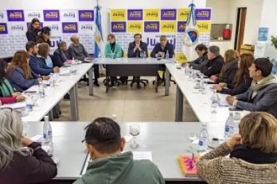 &Aacute;lvarez Garc&iacute;a: "Todos los docentes saben que el aumento salarial es importante"