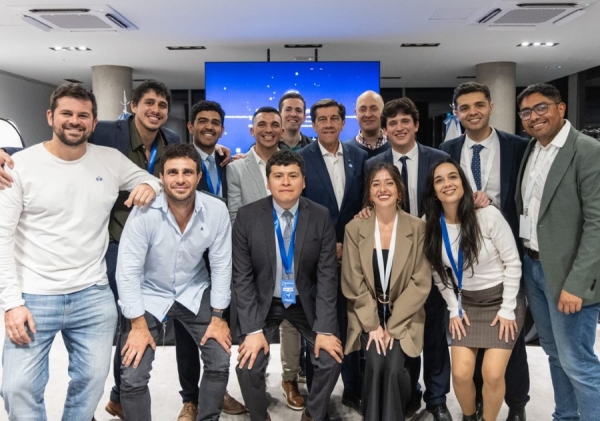 Sadir dialog&oacute; con j&oacute;venes universitarios y profesionales sobre realidad y futuro de Jujuy