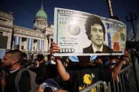 A cu&aacute;nto podr&iacute;a llegar el d&oacute;lar en la segunda mitad del a&ntilde;o seg&uacute;n el mercado y el plan de Milei