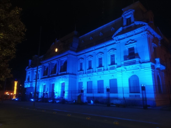 Casa de Gobierno iluminada en conmemoraci&oacute;n al D&iacute;a Internacional de las Lenguas de Se&ntilde;as