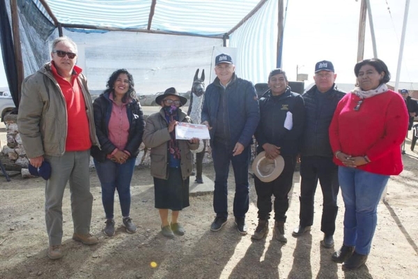 Morales entreg&oacute; fondos para ampliar el horizonte productivo de comunidades de Rinconada