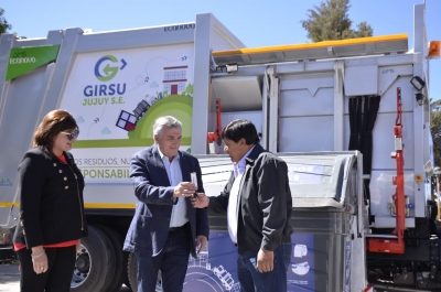 GIRSU: CONTIN&Uacute;A LA ENTREGA DE CAMIONES PARA LA RECOLECCI&Oacute;N DE RESIDUOS
