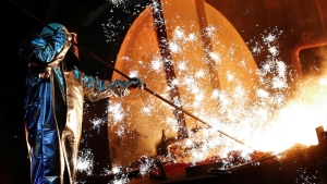 Despu&eacute;s de exigirle respeto al Gobierno, la UIA inform&oacute; que cayeron la producci&oacute;n y las ventas en m&aacute;s del 50% de las f&aacute;bricas