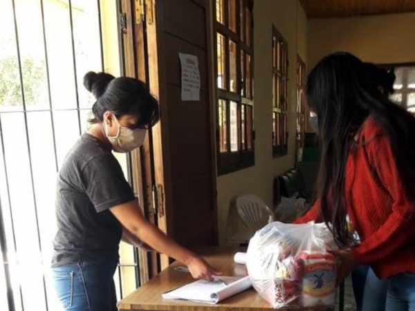 Entrega de refuerzos alimentarios