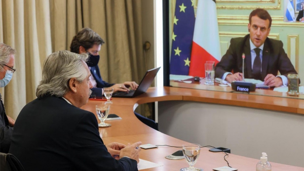 Fern&aacute;ndez dialog&oacute; con Macron y recibi&oacute; su apoyo a las negociaciones con el FMI