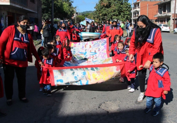Con desfile y reconocimientos, B&ordm; Luj&aacute;n celebr&oacute; sus 74 a&ntilde;os