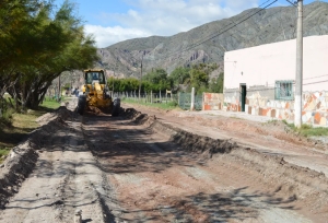 Obras de pavimentaci&oacute;n en avenida de Tumbaya