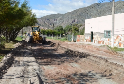 Obras de pavimentaci&oacute;n en avenida de Tumbaya