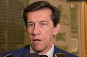 Pagan bono a estatales y restituyen el Incentivo Docente